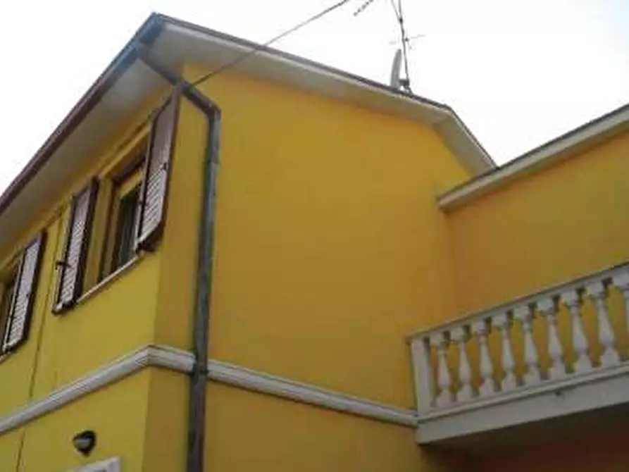 Immagine 2 di Appartamento in vendita  in Strada Nazionale Flaminia 154 a Fano
