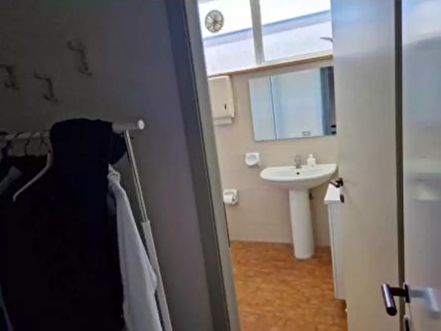 Immagine 10 di Capannone industriale in vendita  in Localita' Ginestreto - Via della Meccanica 5/7 5/7 a Pesaro