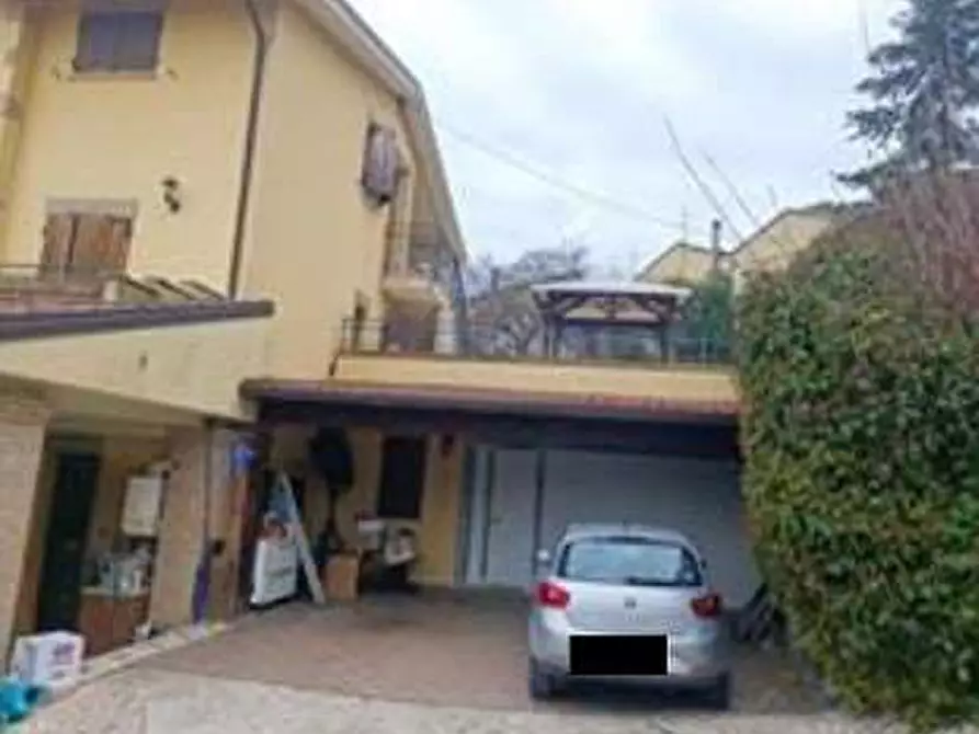 Immagine 3 di Casa bifamiliare in vendita  in Strada del Piano 3 A a Tavullia