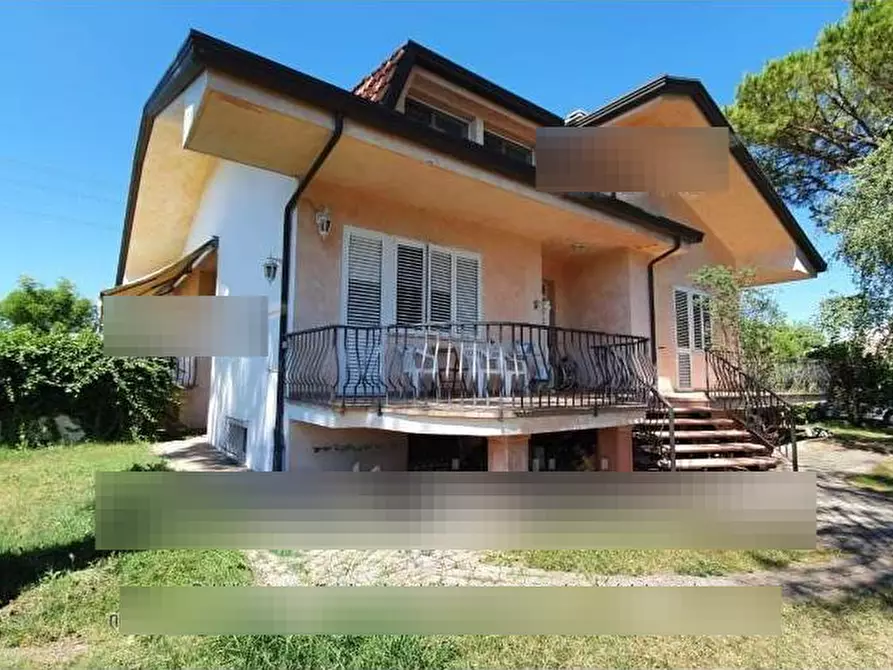 Immagine 1 di Villa in vendita  in VIA CANALE  10 a Misano Adriatico