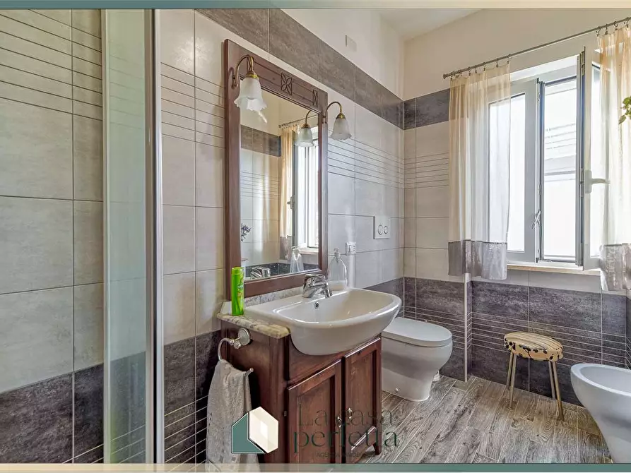 Immagine 43 di Villa in vendita  a Civitavecchia