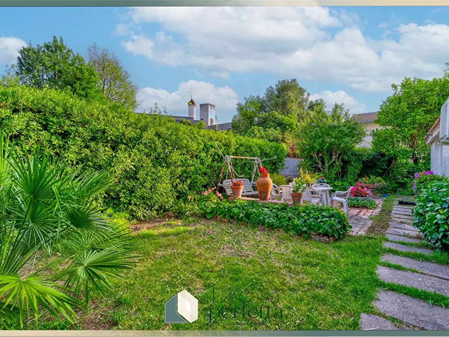 Immagine 54 di Villa in vendita  a Civitavecchia