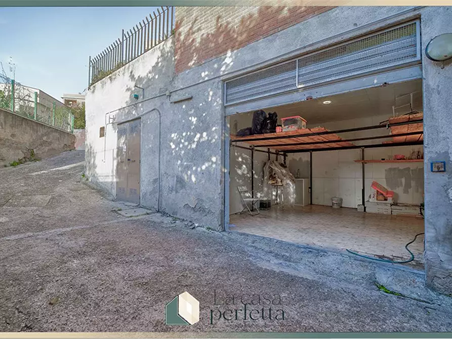 Immagine 2 di Garage in vendita  in Via Berto Barbarani 13/A a Civitavecchia