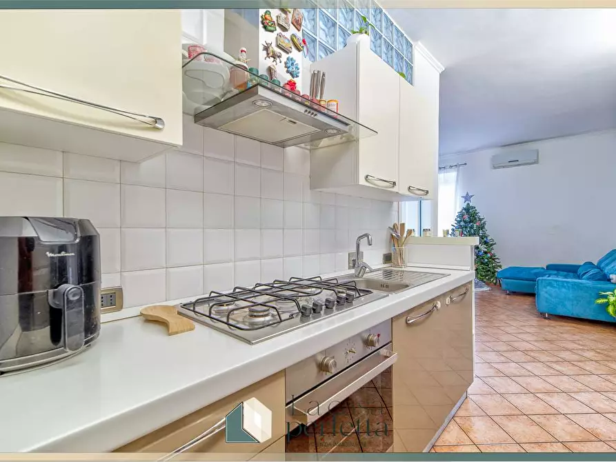 Immagine 10 di Appartamento in vendita  in Via Valdambrini 56 a Santa Marinella