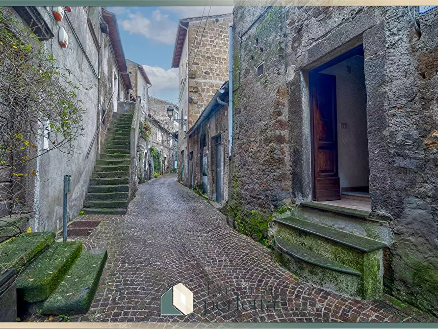 Immagine 17 di Magazzino in vendita  in Via Giorgina 81 a Blera