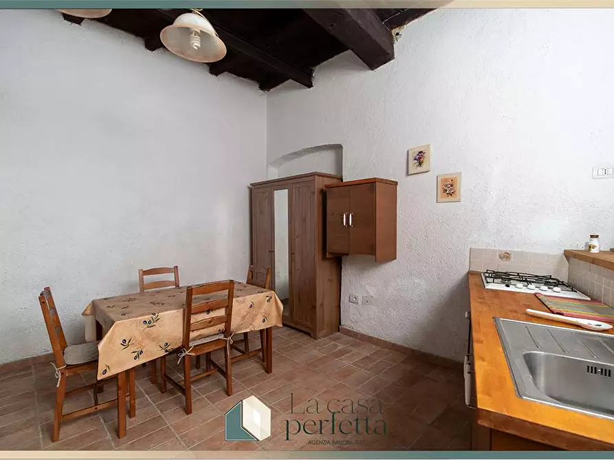 Immagine 9 di Magazzino in vendita  in Via Giorgina 81 a Blera