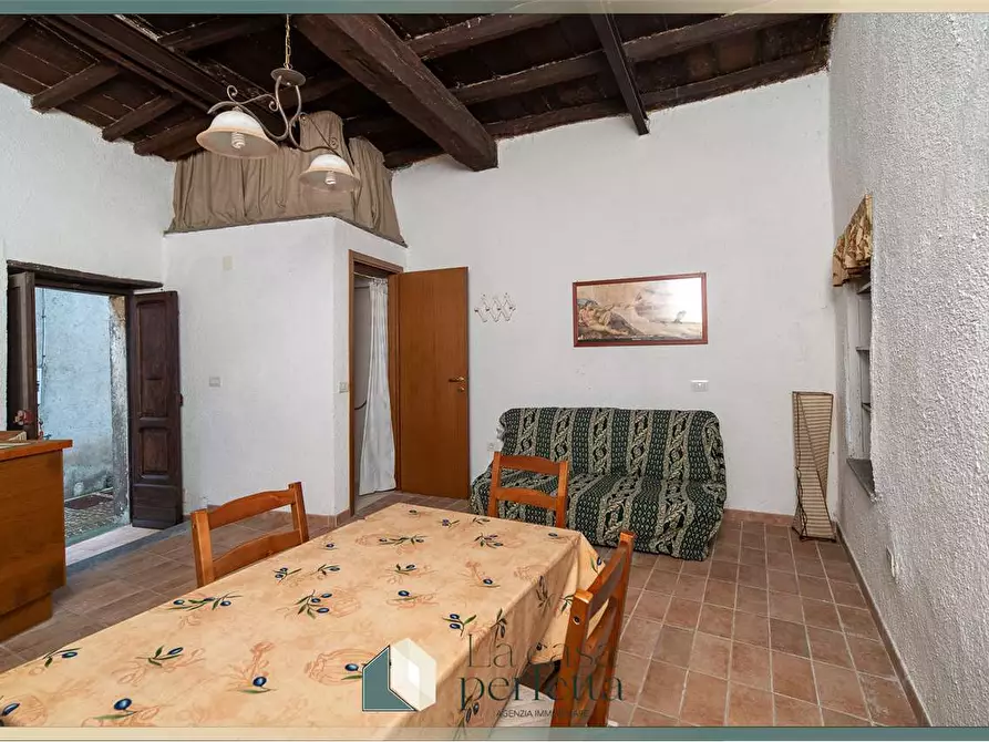 Immagine 4 di Magazzino in vendita  in Via Giorgina 81 a Blera