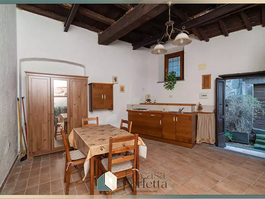 Immagine 1 di Magazzino in vendita  in Via Giorgina 81 a Blera