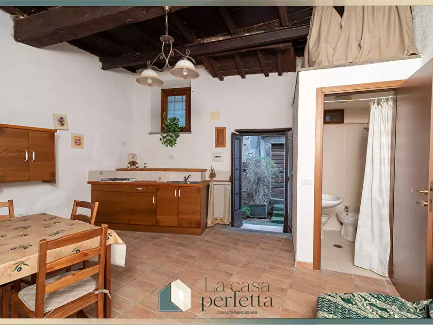 Immagine 11 di Magazzino in vendita  in Via Giorgina 81 a Blera