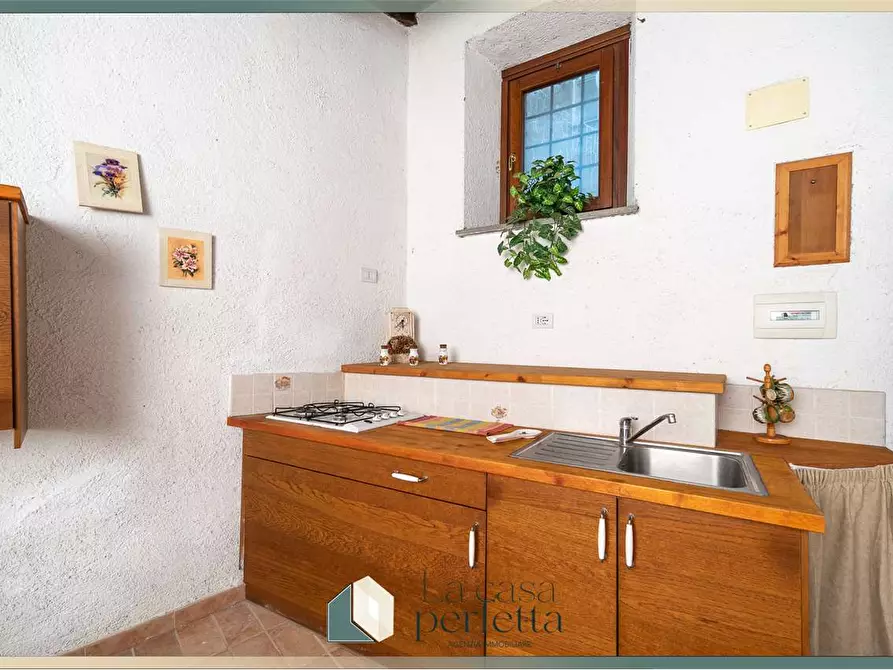 Immagine 14 di Magazzino in vendita  in Via Giorgina 81 a Blera