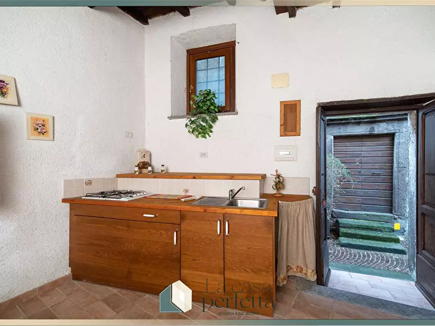 Immagine 13 di Magazzino in vendita  in Via Giorgina 81 a Blera