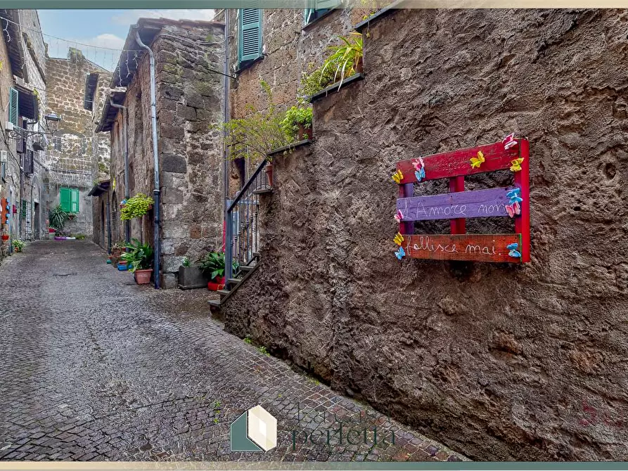 Immagine 3 di Magazzino in vendita  in Via Giorgina 81 a Blera