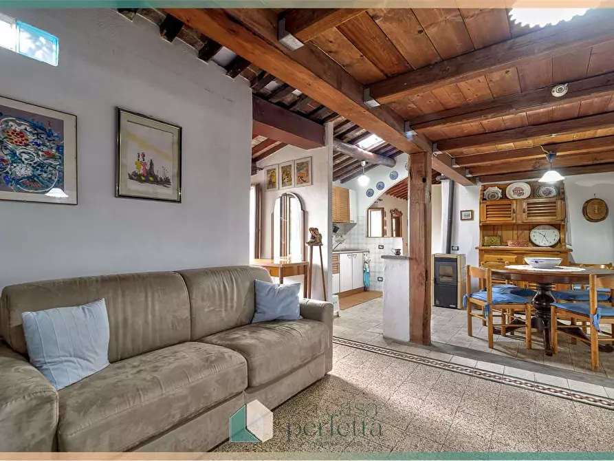 Immagine 7 di Appartamento in vendita  in Via Del Giglio 17 a Villa San Giovanni In Tuscia