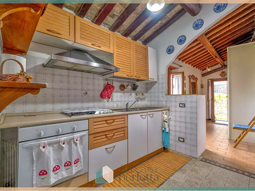 Immagine 12 di Appartamento in vendita  in Via Del Giglio 17 a Villa San Giovanni In Tuscia