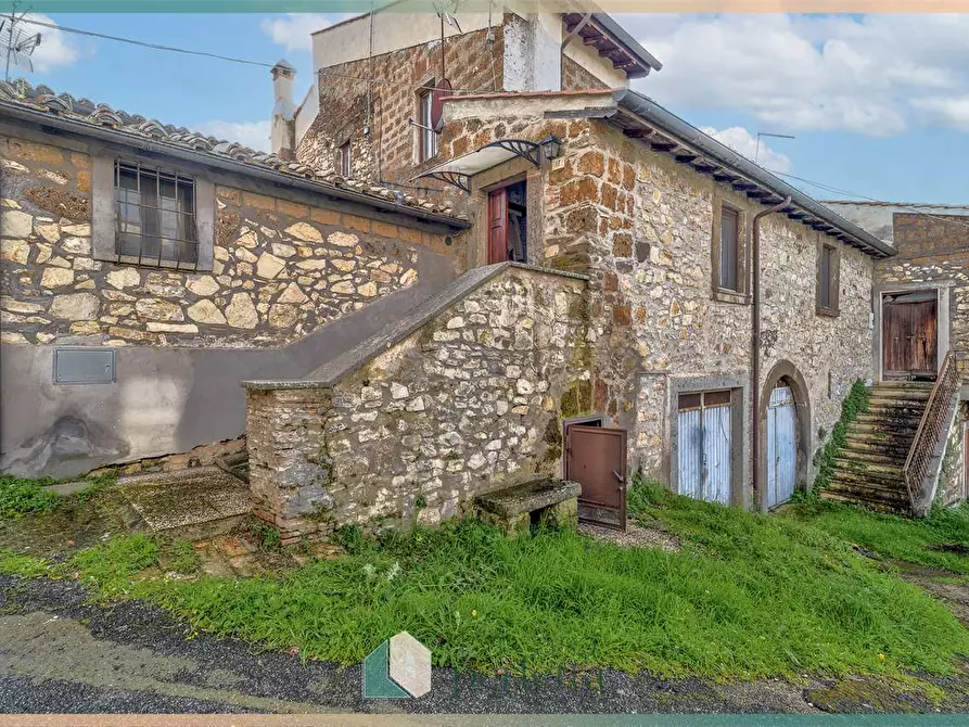 Immagine 2 di Appartamento in vendita  in Via Del Giglio 17 a Villa San Giovanni In Tuscia