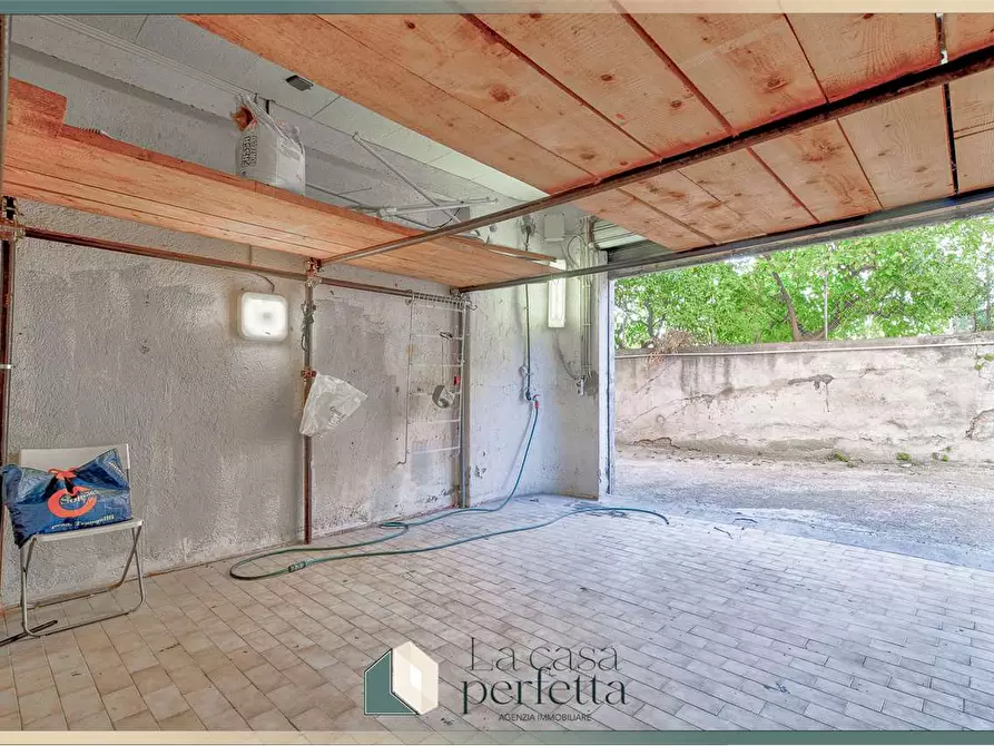 Immagine 5 di Garage in vendita  in Via Berto Barbarani 13/A a Civitavecchia