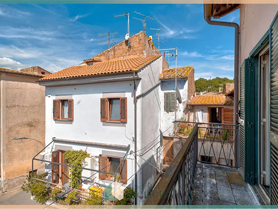 Immagine 17 di Appartamento in vendita  in Largo Delle Cantinacce 16 a Villa San Giovanni In Tuscia