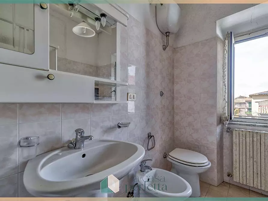 Immagine 19 di Appartamento in vendita  in Largo Delle Cantinacce 16 a Villa San Giovanni In Tuscia