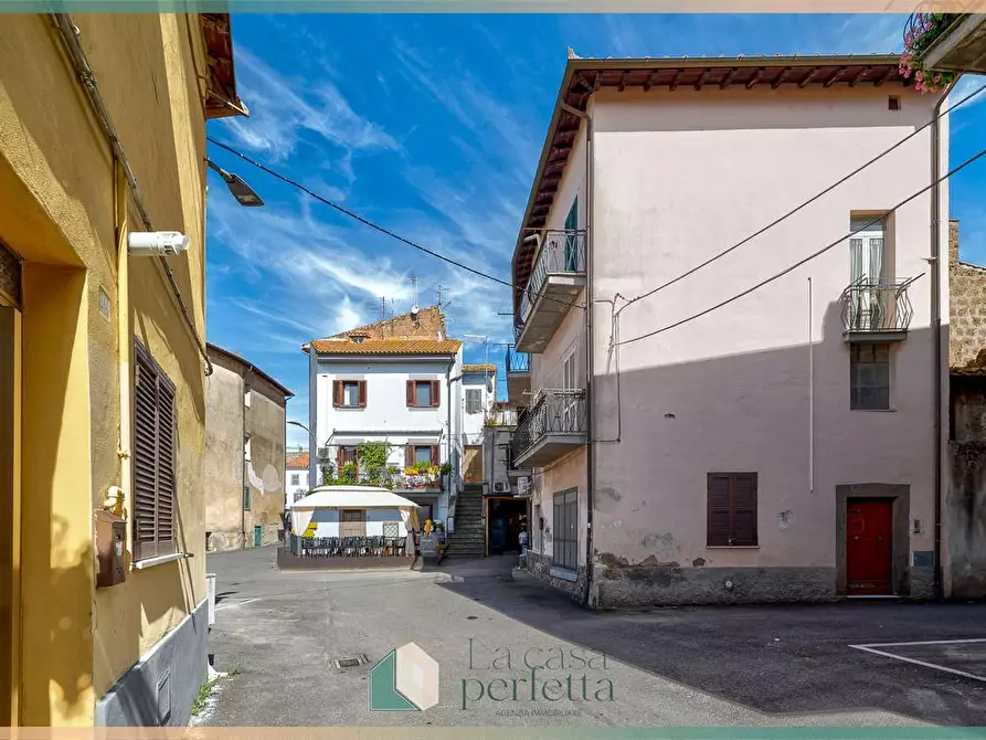 Immagine 26 di Appartamento in vendita  in Largo Delle Cantinacce 16 a Villa San Giovanni In Tuscia