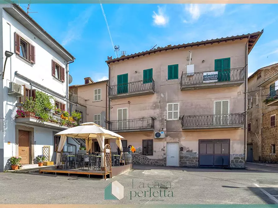 Immagine 27 di Appartamento in vendita  in Largo Delle Cantinacce 16 a Villa San Giovanni In Tuscia