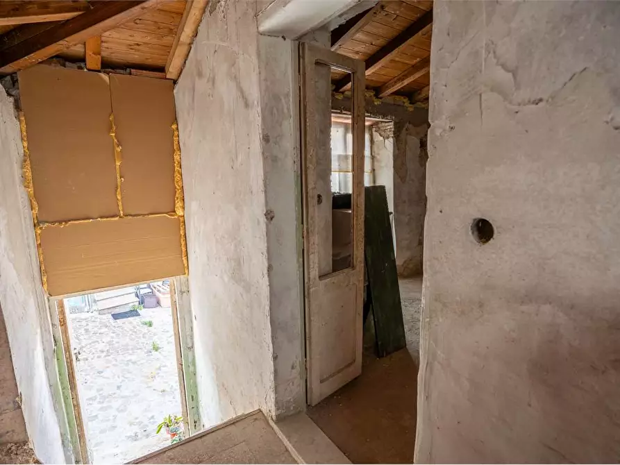 Immagine 14 di Appartamento in vendita  in Via del Fico 17 a Tolfa