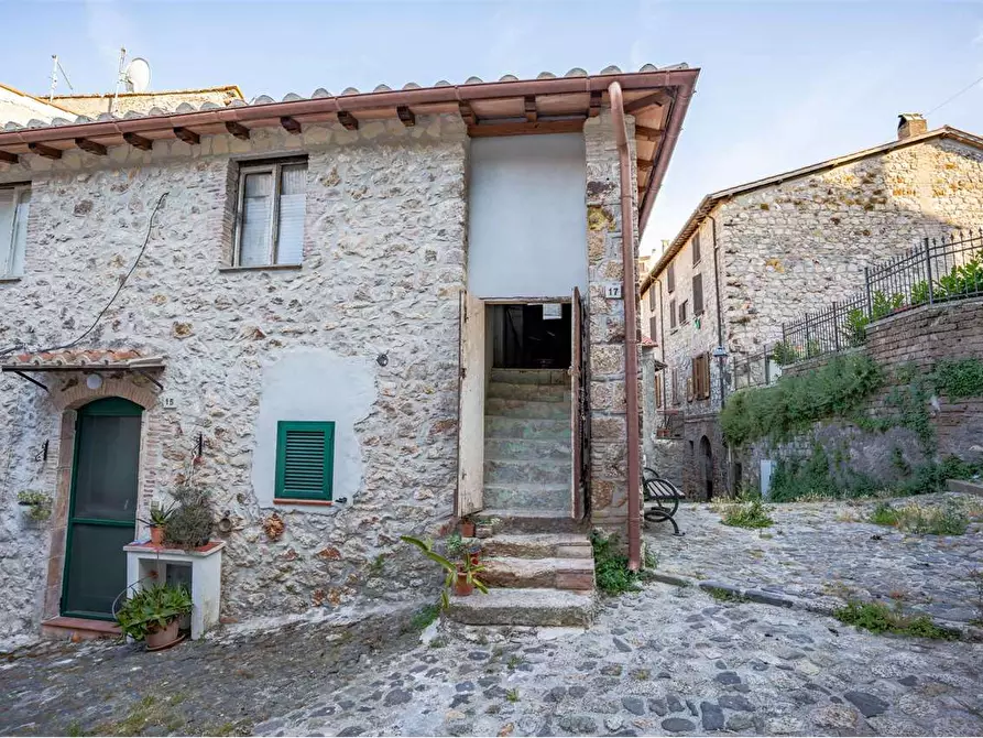 Immagine 2 di Appartamento in vendita  in Via del Fico 17 a Tolfa