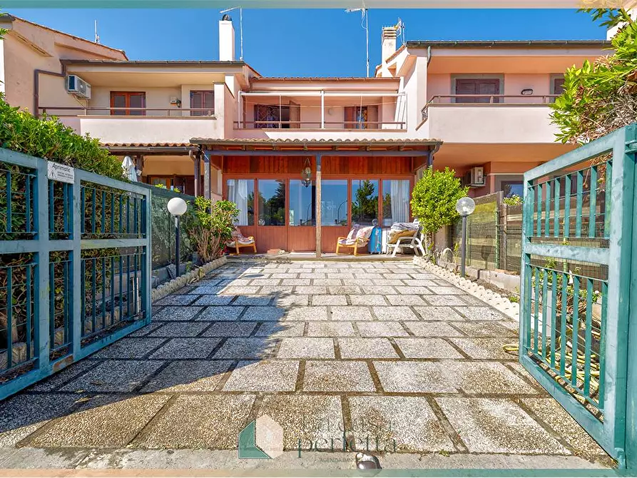 Immagine 4 di Villetta a schiera in vendita  in Via Oceano Atlantico 5 a Santa Marinella