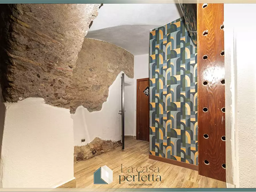 Immagine 8 di Negozio in vendita  in Vicolo Dell'Arco  5 a Civitavecchia