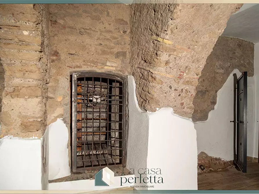 Immagine 9 di Negozio in vendita  in Vicolo Dell'Arco  5 a Civitavecchia