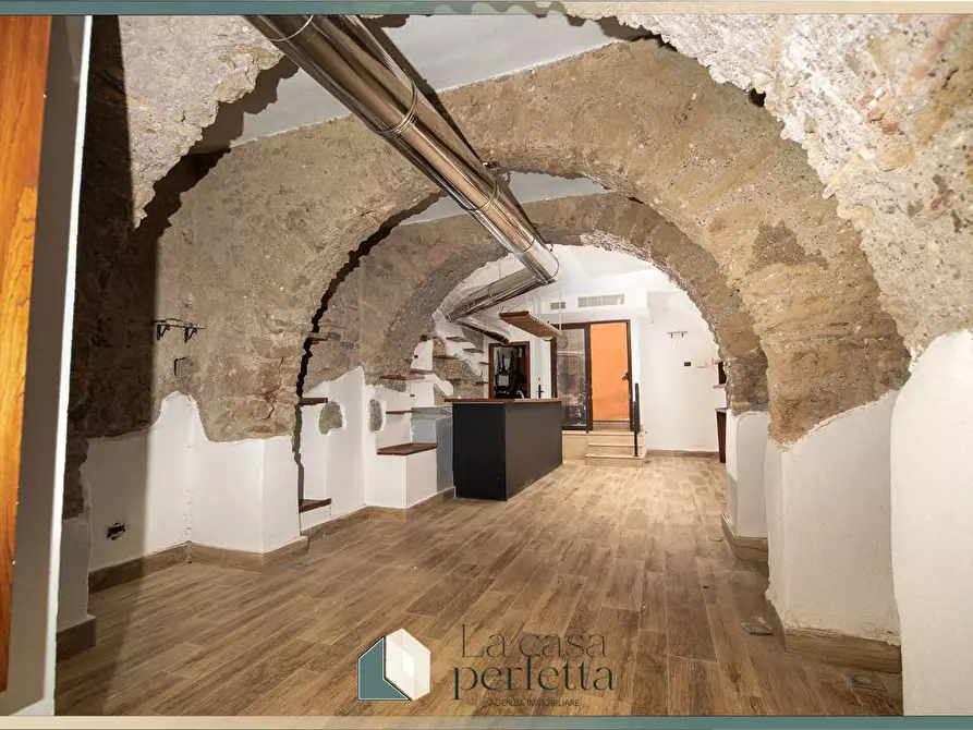 Immagine 3 di Negozio in vendita  in Vicolo Dell'Arco  5 a Civitavecchia