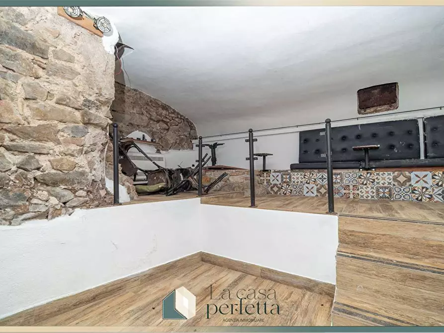 Immagine 10 di Negozio in vendita  in Vicolo Dell'Arco  5 a Civitavecchia