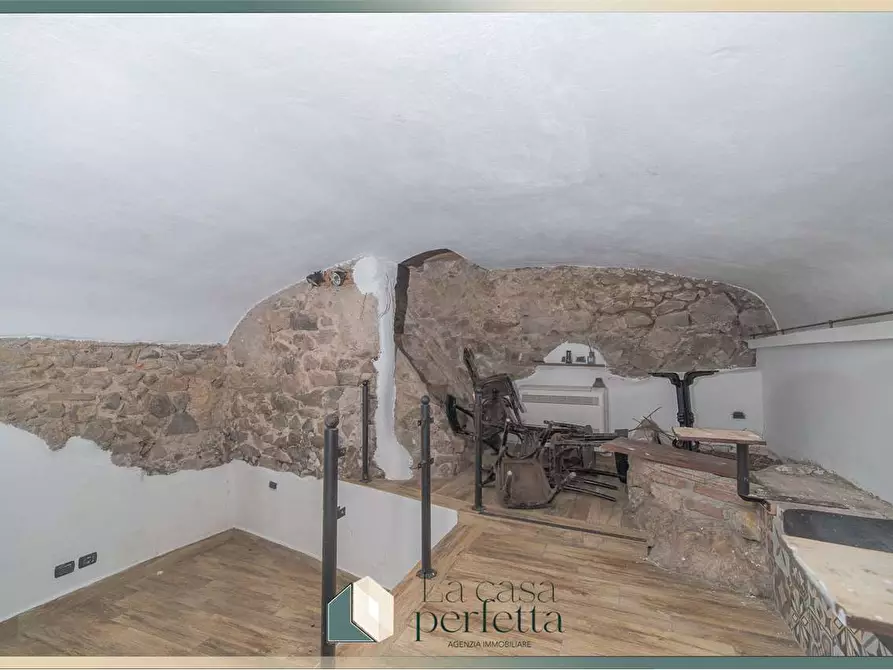 Immagine 12 di Negozio in vendita  in Vicolo Dell'Arco  5 a Civitavecchia