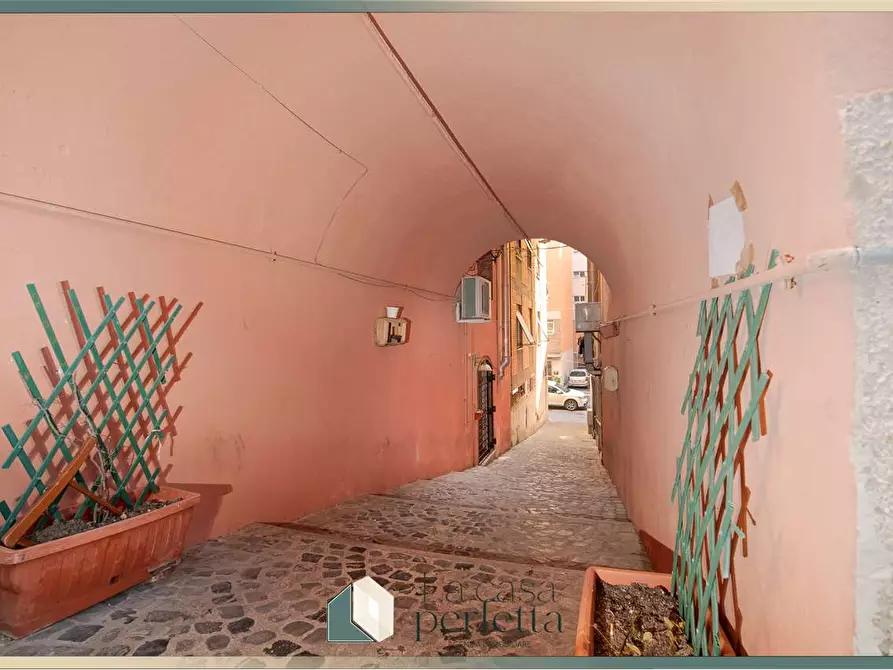 Immagine 5 di Negozio in vendita  in Vicolo Dell'Arco  5 a Civitavecchia