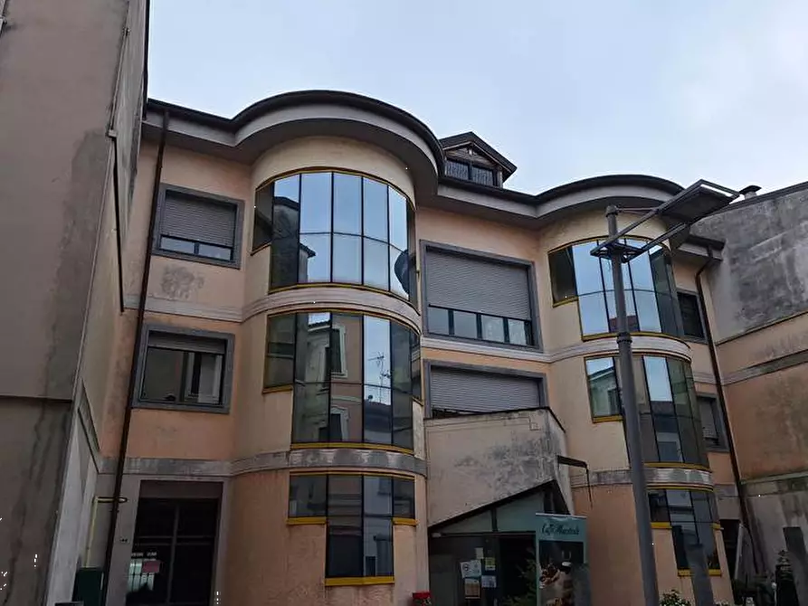 Immagine 5 di Appartamento in vendita  in Via Camillo Benso Conte di Cavour 46 46 a Cesano Maderno