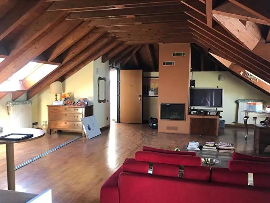 Immagine 17 di Appartamento in vendita  in Via Camillo Benso Conte di Cavour 46 46 a Cesano Maderno