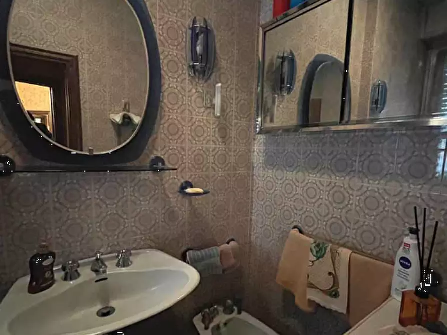 Immagine 10 di Appartamento in vendita  in Via Fratelli Rosselli 25 a Milano