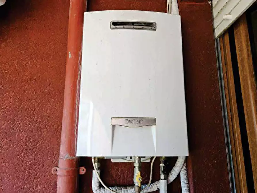 Immagine 13 di Appartamento in vendita  a Varese