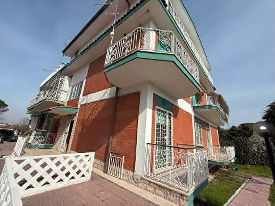 Immagine 5 di Appartamento in vendita  in Via di vermicino 186 a Roma