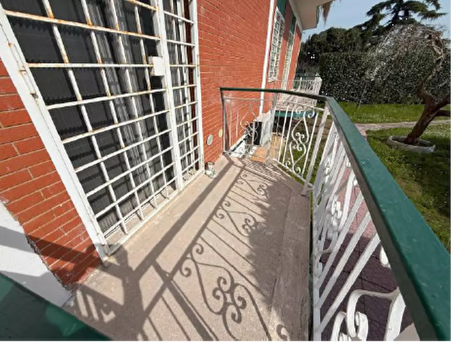 Immagine 14 di Appartamento in vendita  in Via di vermicino 186 a Roma