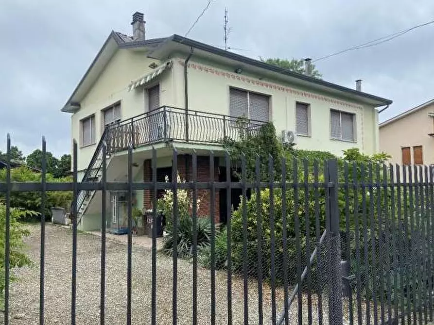 Immagine 2 di Appartamento in vendita  in Via De Gasperi n. 8 (catastalmente via Madonnina n. 49/a) a Sale