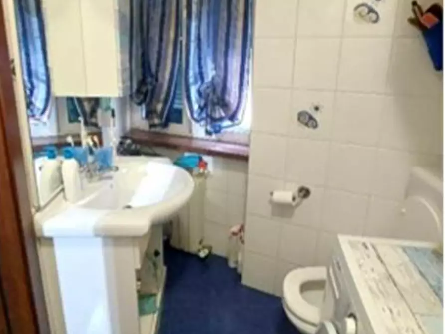 Immagine 14 di Quadrilocale in vendita  a Genova