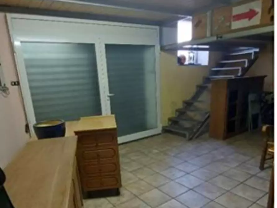 Immagine 15 di Quadrilocale in vendita  a Genova