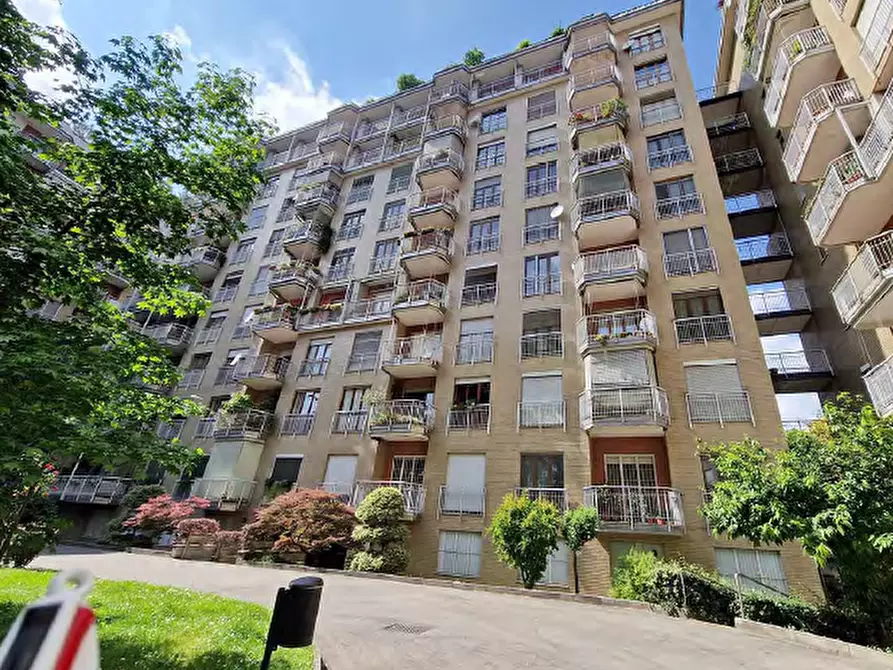 Immagine 3 di Appartamento in vendita  in Viale Faenza a Milano