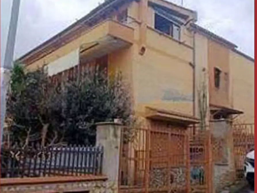 Immagine 4 di Appartamento in vendita  in Via Casatenovo 32 a Roma