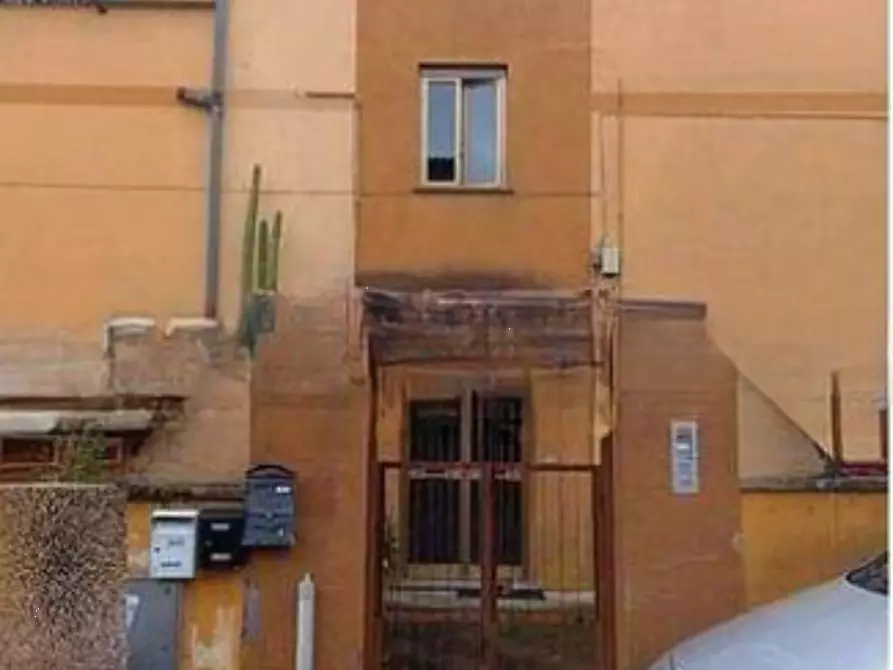 Immagine 5 di Appartamento in vendita  in Via Casatenovo 32 a Roma