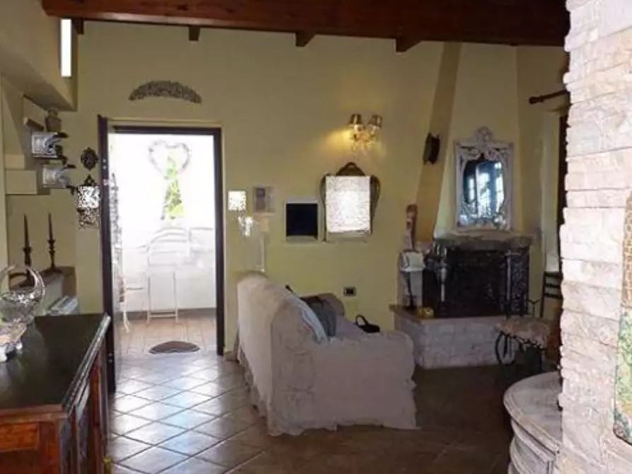 Immagine 5 di Villetta a schiera in vendita  in via Valle Aurina 1/C a Roma