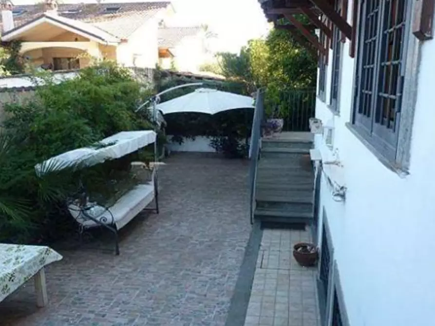 Immagine 17 di Villetta a schiera in vendita  in via Valle Aurina 1/C a Roma