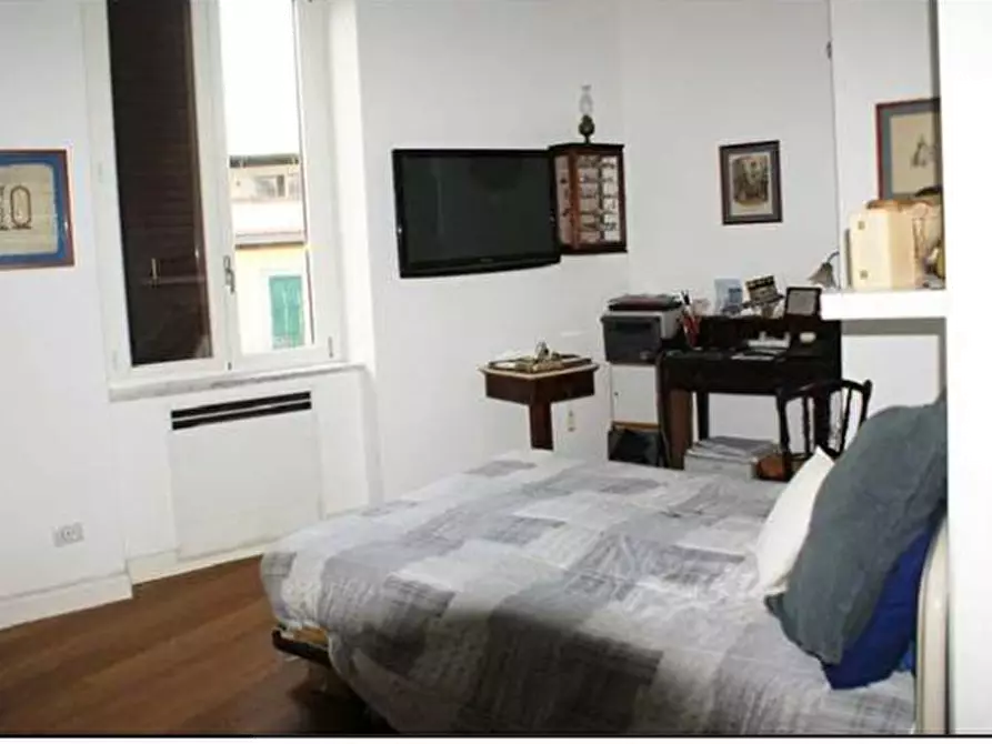 Immagine 9 di Appartamento in vendita  in Piazzetta durante 2 a Napoli