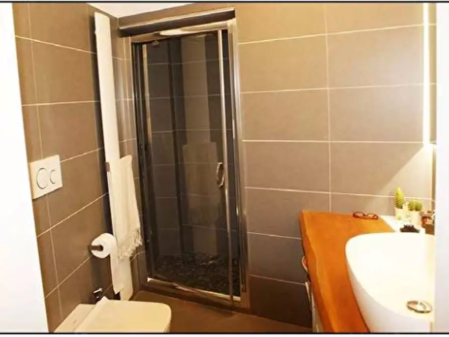 Immagine 11 di Appartamento in vendita  in Piazzetta durante 2 a Napoli