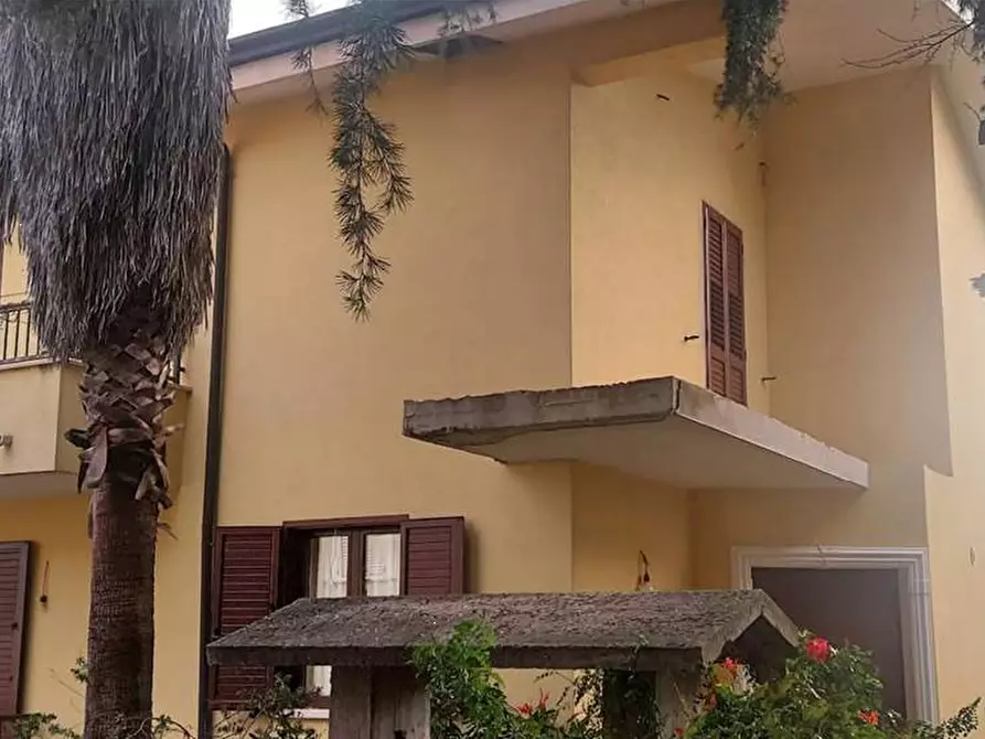 Immagine 3 di Villetta a schiera in vendita  in Via Magna Grecia a Terranova Da Sibari